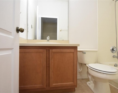 10832 Savannah Wood Drive - Photo Thumbnail 6