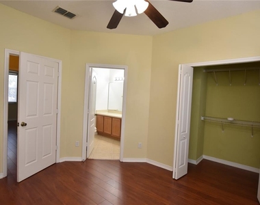 10832 Savannah Wood Drive - Photo Thumbnail 15