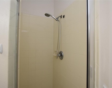 10832 Savannah Wood Drive - Photo Thumbnail 13