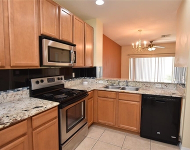 10832 Savannah Wood Drive - Photo Thumbnail 23