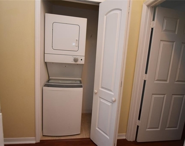 10832 Savannah Wood Drive - Photo Thumbnail 9