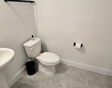 18410 Blue Heron Circle - Photo Thumbnail 29
