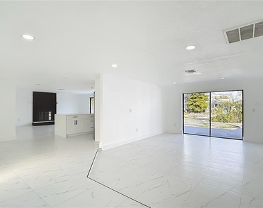 9920 San Mateo Way - Photo Thumbnail 9