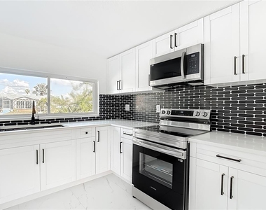 9920 San Mateo Way - Photo Thumbnail 14