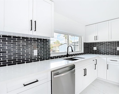 9920 San Mateo Way - Photo Thumbnail 18