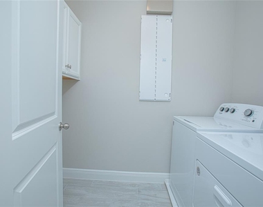 6533 Rover Way - Photo Thumbnail 26