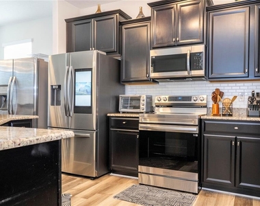 5251 Wildwood Way - Photo Thumbnail 11