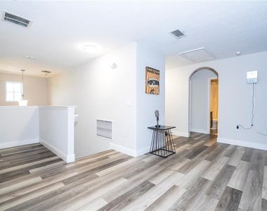 5251 Wildwood Way - Photo Thumbnail 24