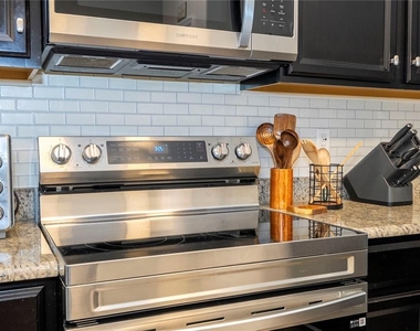5251 Wildwood Way - Photo Thumbnail 14