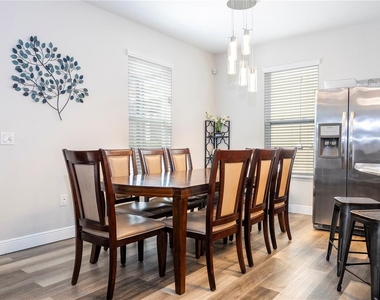 5251 Wildwood Way - Photo Thumbnail 17