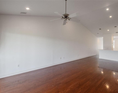 447 Enclave Place - Photo Thumbnail 10
