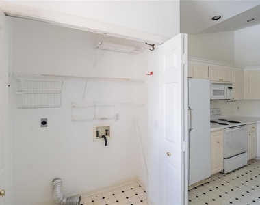 447 Enclave Place - Photo Thumbnail 31