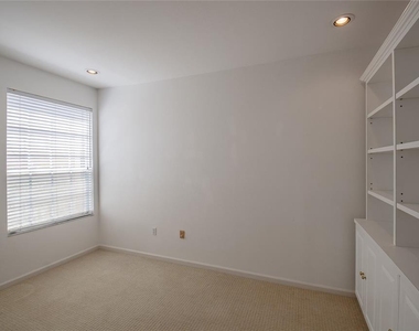 447 Enclave Place - Photo Thumbnail 25