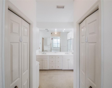 447 Enclave Place - Photo Thumbnail 20