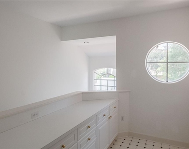 447 Enclave Place - Photo Thumbnail 30