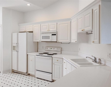 447 Enclave Place - Photo Thumbnail 14