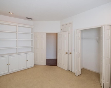 447 Enclave Place - Photo Thumbnail 26
