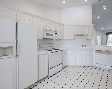 447 Enclave Place - Photo Thumbnail 13