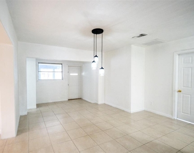 2317 Harris Street - Photo Thumbnail 23