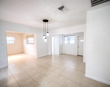 2317 Harris Street - Photo Thumbnail 24