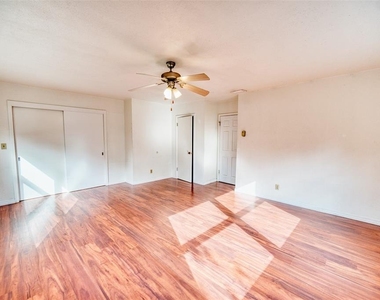2317 Harris Street - Photo Thumbnail 13
