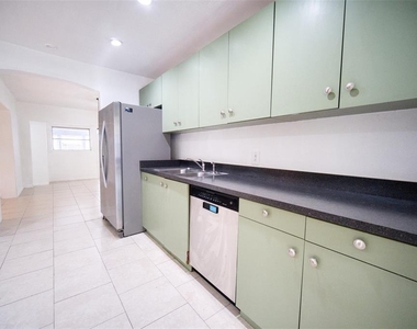 2317 Harris Street - Photo Thumbnail 21
