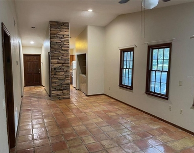 5213 Sw 92nd Court - Photo Thumbnail 4