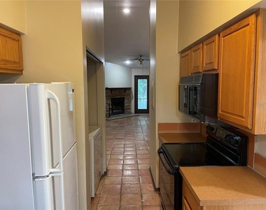 5213 Sw 92nd Court - Photo Thumbnail 6