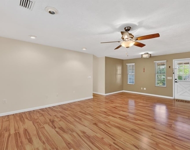 12 Dawson Drive - Photo Thumbnail 9