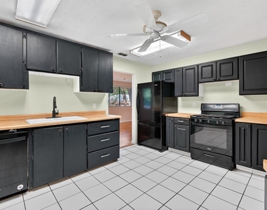 12 Dawson Drive - Photo Thumbnail 16
