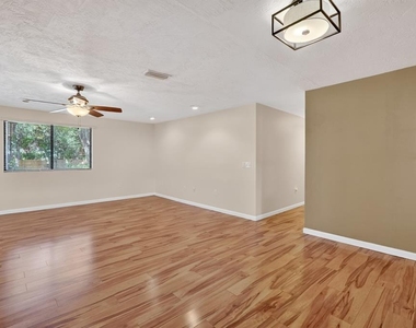 12 Dawson Drive - Photo Thumbnail 6