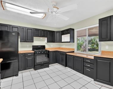 12 Dawson Drive - Photo Thumbnail 15