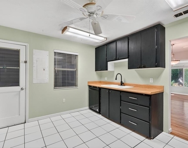 12 Dawson Drive - Photo Thumbnail 17