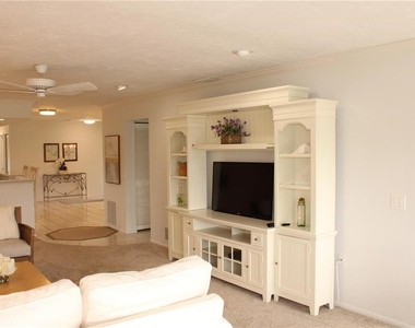 6472 Seagull Drive - Photo Thumbnail 10