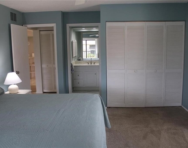 6472 Seagull Drive - Photo Thumbnail 14