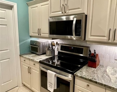 5635 Whitehead Street - Photo Thumbnail 5