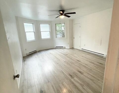 611 S Webster - Photo Thumbnail 5
