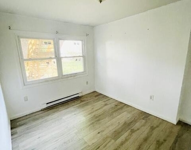 611 S Webster - Photo Thumbnail 8