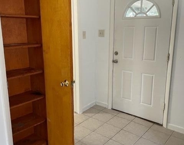 611 S Webster - Photo Thumbnail 4