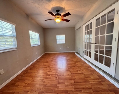 5619 Colonial Oaks Boulevard - Photo Thumbnail 8