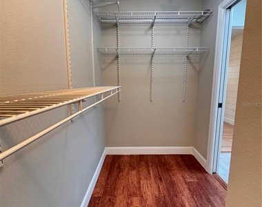 5619 Colonial Oaks Boulevard - Photo Thumbnail 15