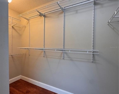 5619 Colonial Oaks Boulevard - Photo Thumbnail 14