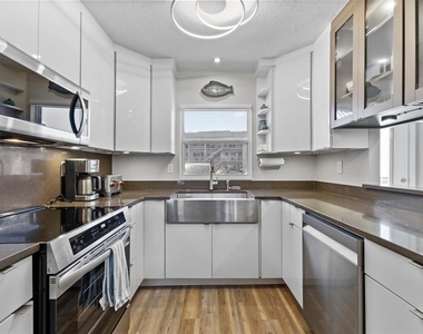3330 Gulf Of Mexico Drive - Photo Thumbnail 9