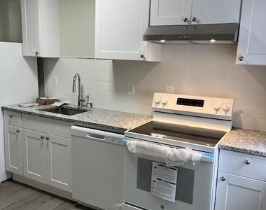 220 Cattell Street - Photo Thumbnail 1