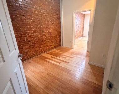 767 Park Place - Photo Thumbnail 6