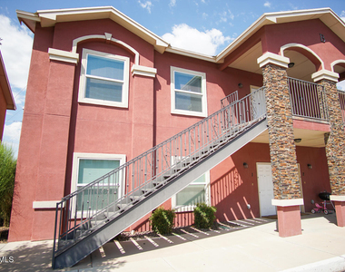 8685 N Loop Drive - Photo Thumbnail 1