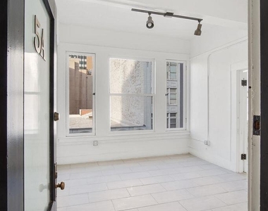 115 N Mesa Street - Photo Thumbnail 10