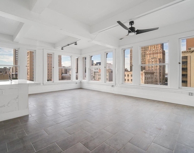 115 N Mesa Street - Photo Thumbnail 12