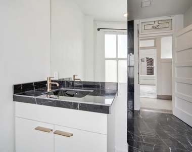 115 N Mesa Street - Photo Thumbnail 21