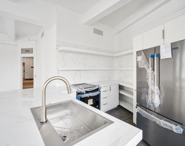115 N Mesa Street - Photo Thumbnail 17